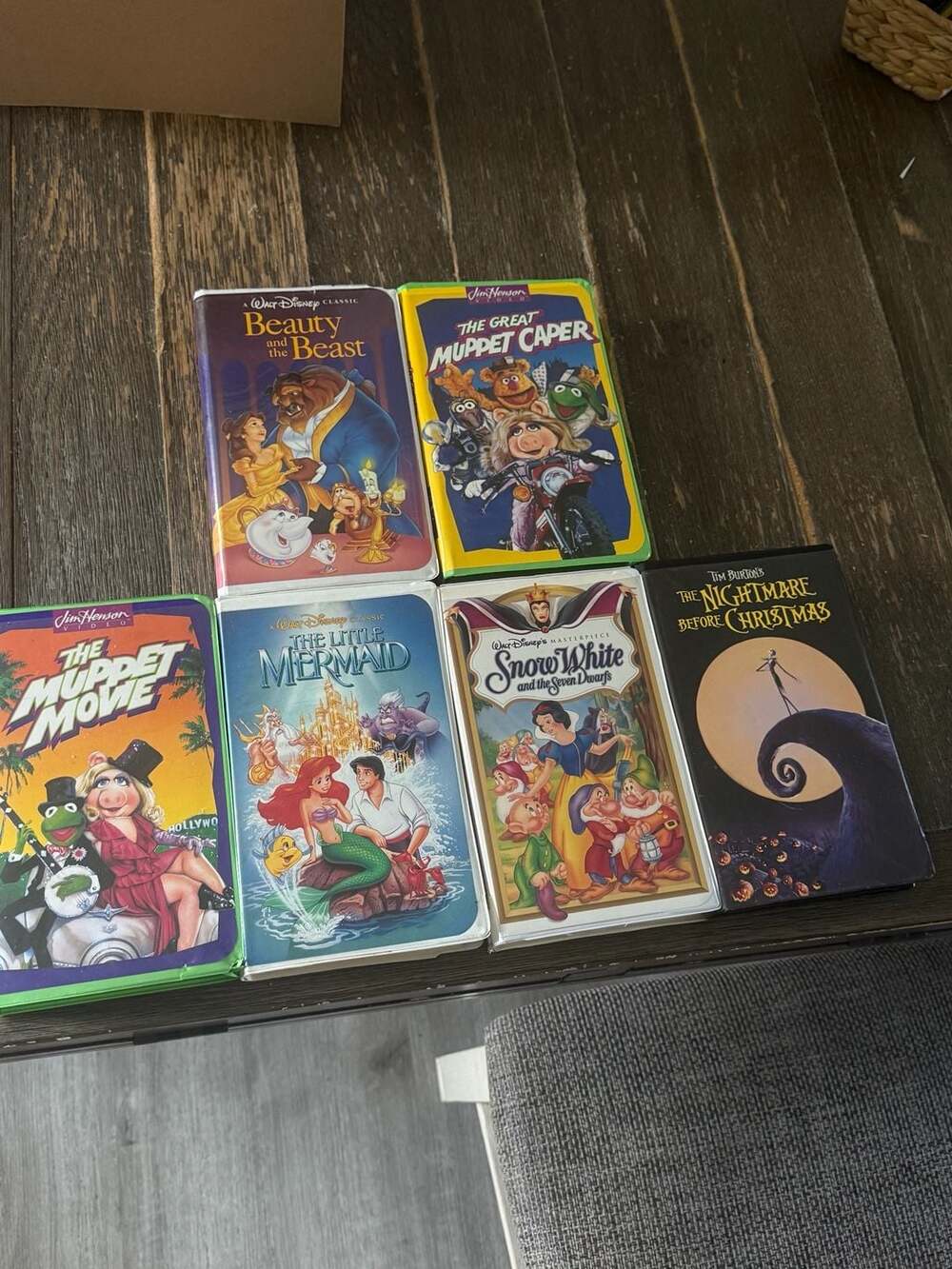 Disney Lot of 6 Assorted VHS Tapes Movie Classics